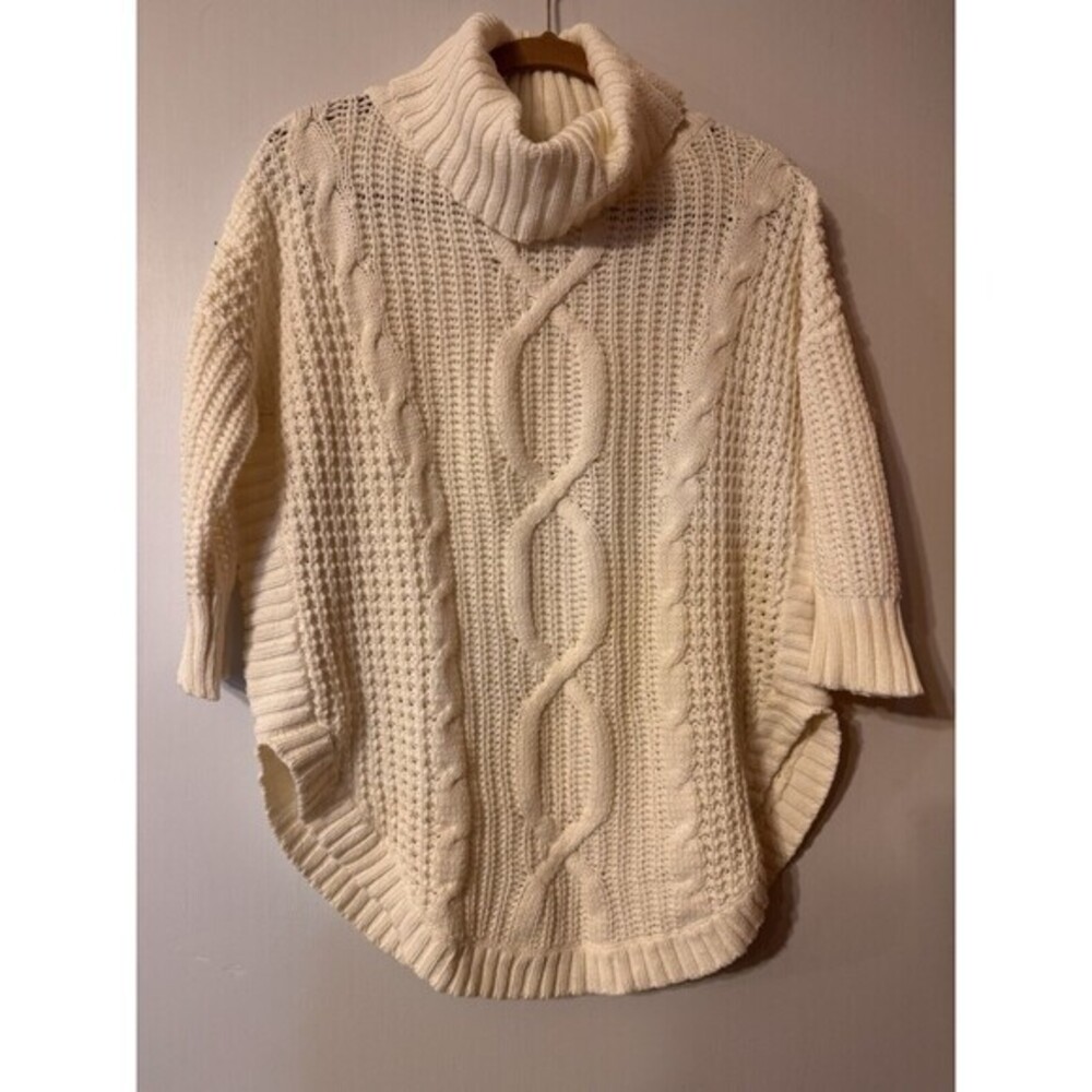 Express Women’s Turtle Neck Tunic Sweater Size Medium 3/4 Sleeves
